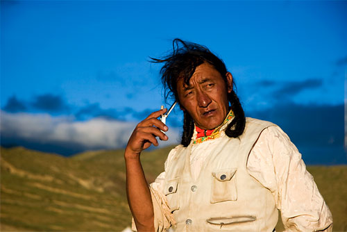 Connecting To the world" Darchen, Western Tibet